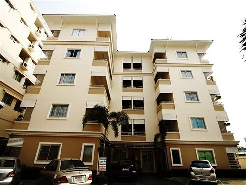 Golden Apartment — забронировать отель в Бангкоке