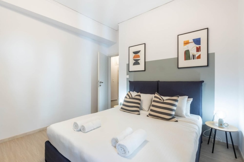 Цены на Sunlit Serenity Cozy 1bdrm Escape in Athens в Афины