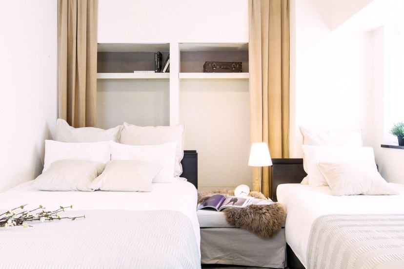 Modern, Clean, Comfortable Beds, 62 sqm Dotombori — отель с удобным расположением в Осаке