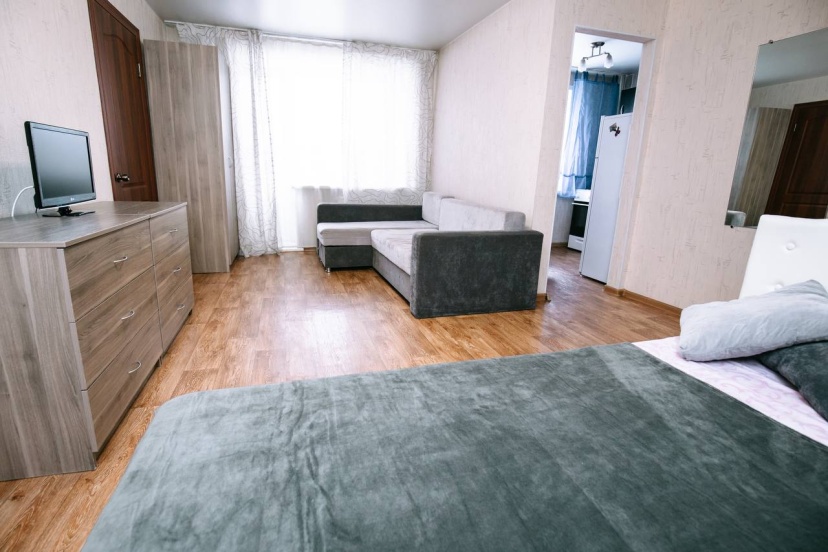 Dzerzhinskogo 10 Dvuhkomnatnye apartamenty v tsentre rjadom s KuzGTU — отзывы гостей и цены