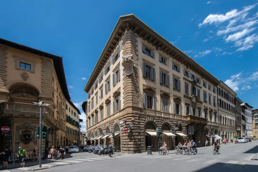 Tornabuoni Palace — отель с удобным расположением в Флоренции
