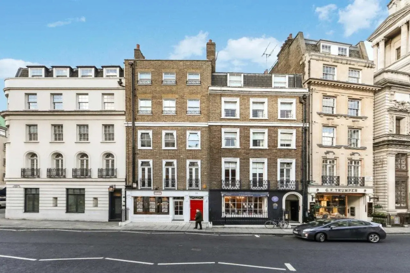 10 Curzon Street Apartments by Mansley — комфортный отель в Лондоне