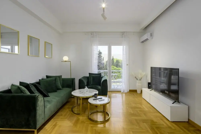 Lush Emerald apt in the heart of Athens — отель в Афины, Греция