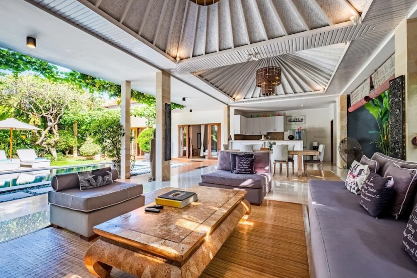 Villa Martini in the heart of Seminyak — отель с удобствами в Кута