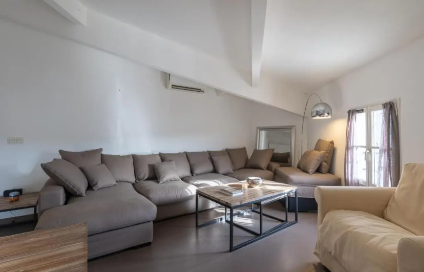 Appartement DELICE B — отель с удобствами в Сент-Тропезе