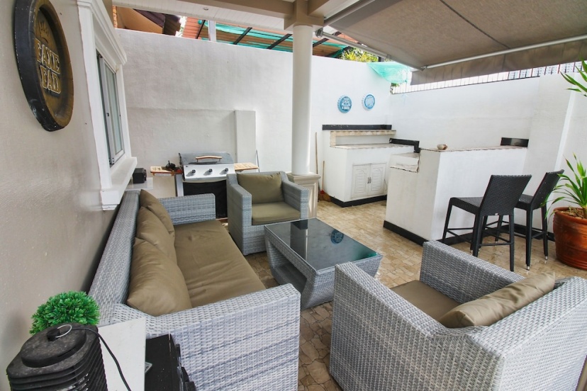 TJ Private Pool Villa — забронировать отель в Паттайе