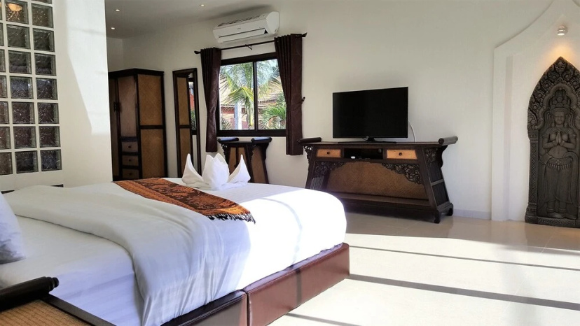 WOWLAND Luxury Pool Villa Pattaya Walking Street - 6 Bedrooms — отель с удобным расположением в Паттайе