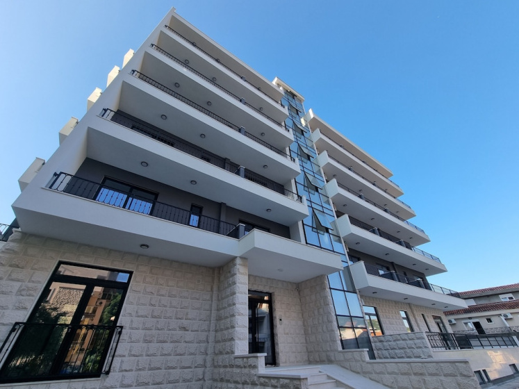 Adriatic Apartments — отель с удобствами в Будва