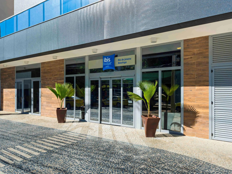 Сравните цены на Ibis budget RJ Praia de Botafogo в Рио