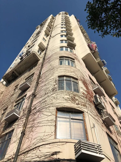 Henry's Apartment South Maoming Road — комфортный отель в Шанхае