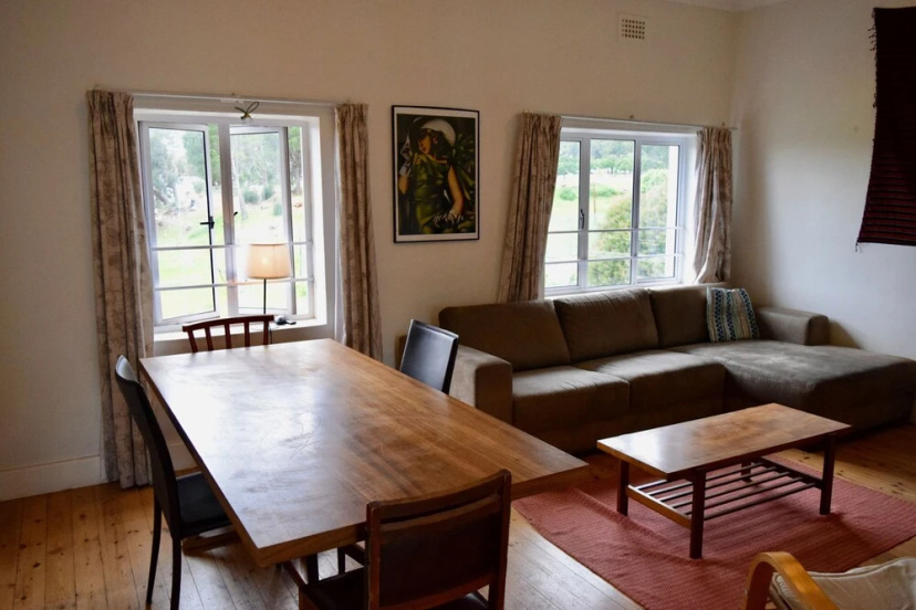 Spacious 1 Bedroom Apartment Near Table Mountain — отзывы гостей и цены