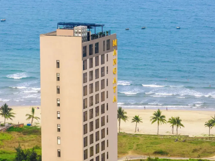 Mangata Beachfront Hotel — отзывы гостей и цены