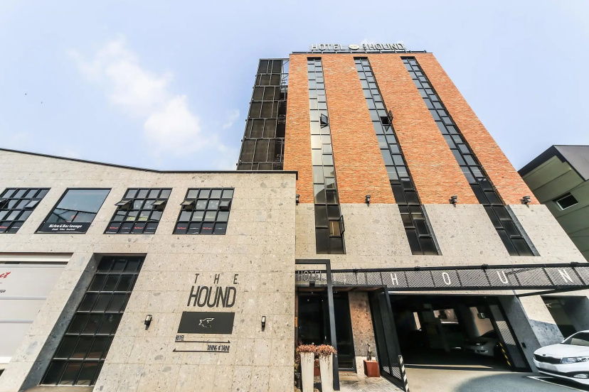 The Hound Hotel — забронировать отель в Пусан