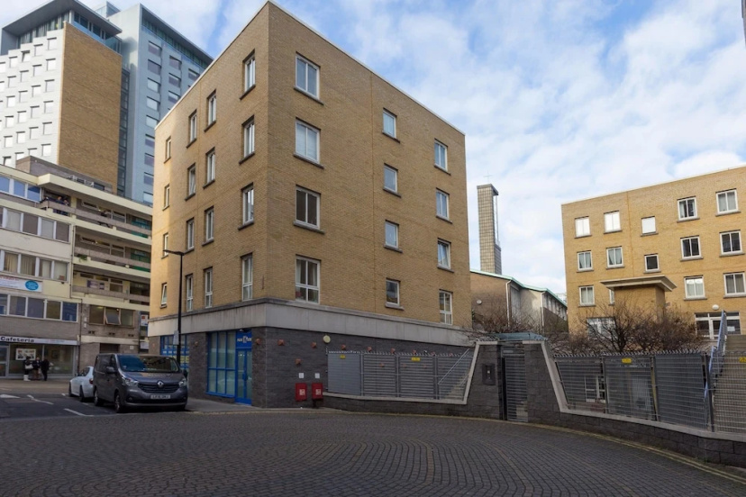 1 Bedroom Apartment near Brick Lane — отель с удобствами в Лондоне