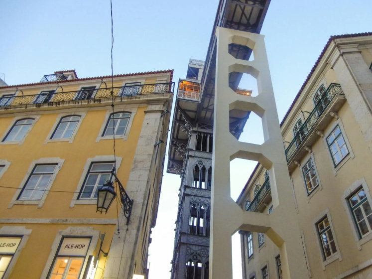 LV Premier Chiado CH4 Spacious Central Elevator — отель с удобствами в Лиссабоне