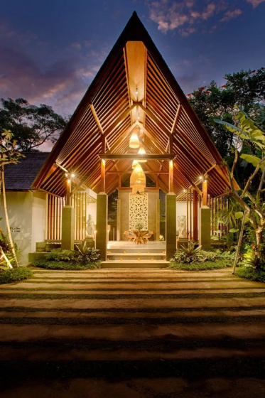 The Kanjeng Elitya Villa Ubud — отель с удобным расположением в Убуде