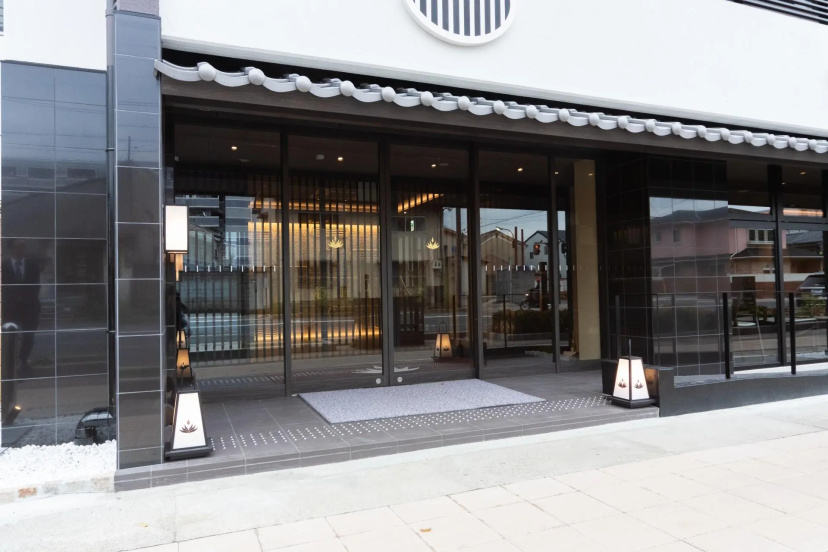 Kyoto Crystal Hotel III — отель с удобствами в Киото
