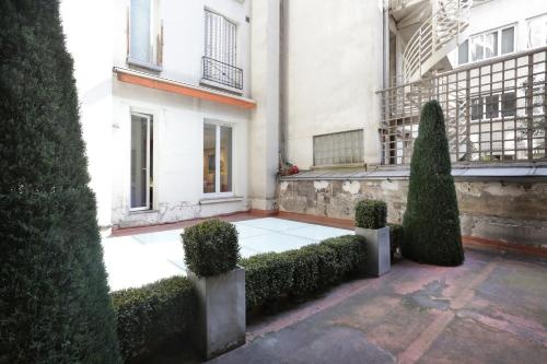 Matignon Terrace Apartment — отель в Париже, Франция