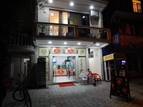 Guest House Agmashenebeli 40 — комфортный отель в Кобулети