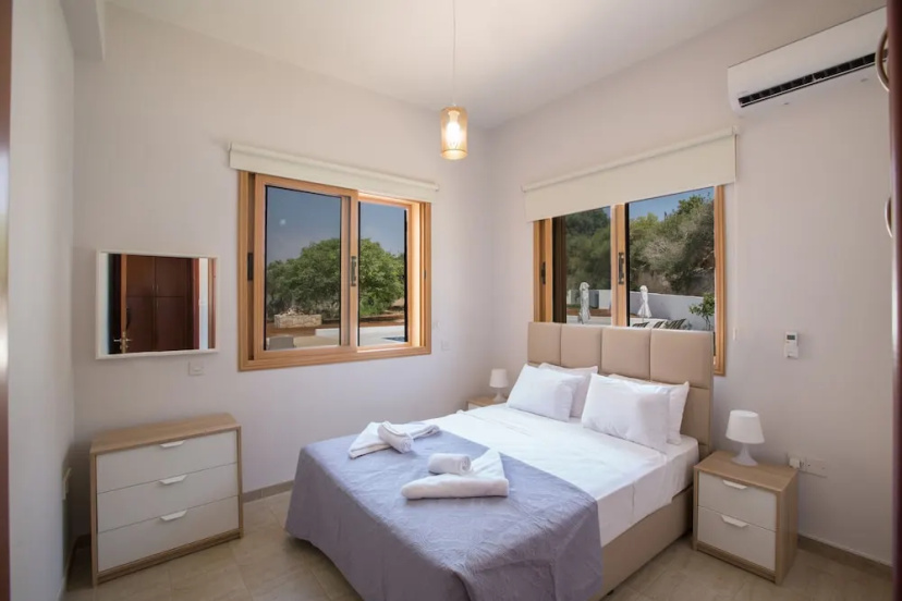 6 Bedroom Villa With Private Pool in the Area of Konnos — отзывы гостей и цены