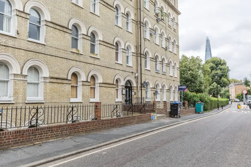 Цены на Cosy 1BR Central Apartment In Bermondsey в Лондоне