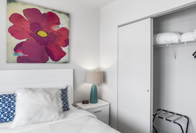 Bluebird Suites Downtown Brickell — комфортный отель в Майами