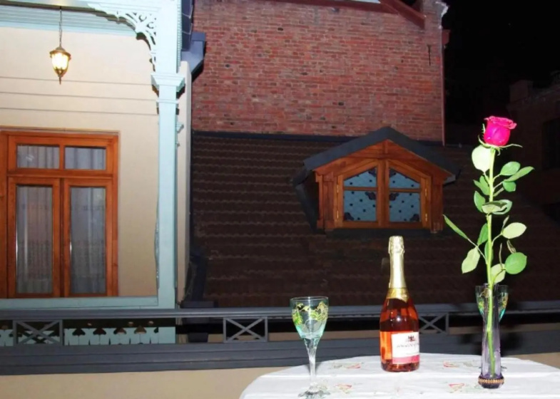 Guest House Rafayel — забронировать отель в Тбилиси