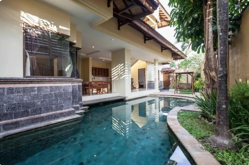 Цены на 4 Bathroom Private Pool Villa near Seminyak Beach Bali в Денпасар
