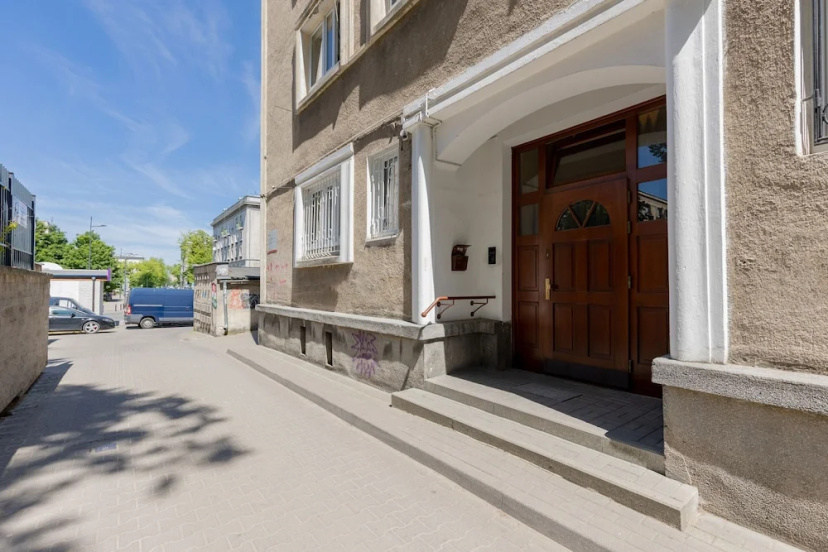 Цены на Bright Apartment in Wola by Renters в Варшаве