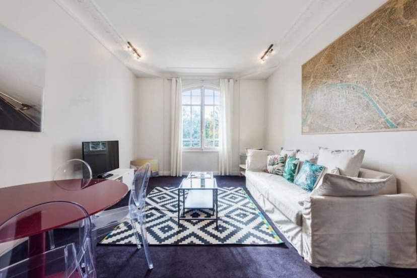 Nice 2bed Flat With View on Champ de Mars! — отель в Париже, Франция
