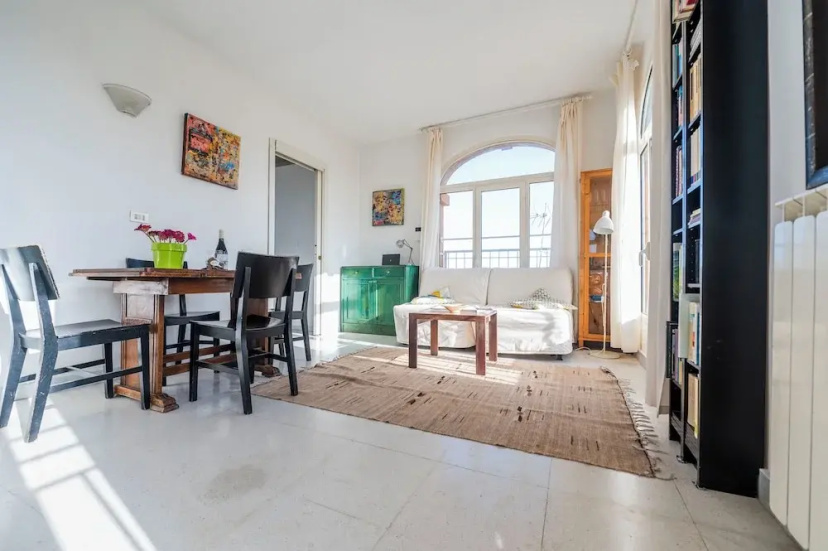 St. John Basilica Lovely Tower Apartment — забронировать отель в Риме