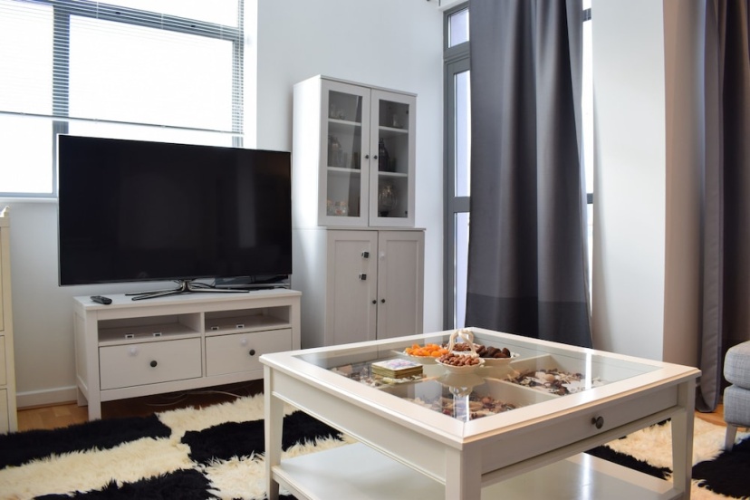 Spacious 2 Bedroom Apartment in Bermondsey — отель с удобствами в Лондоне