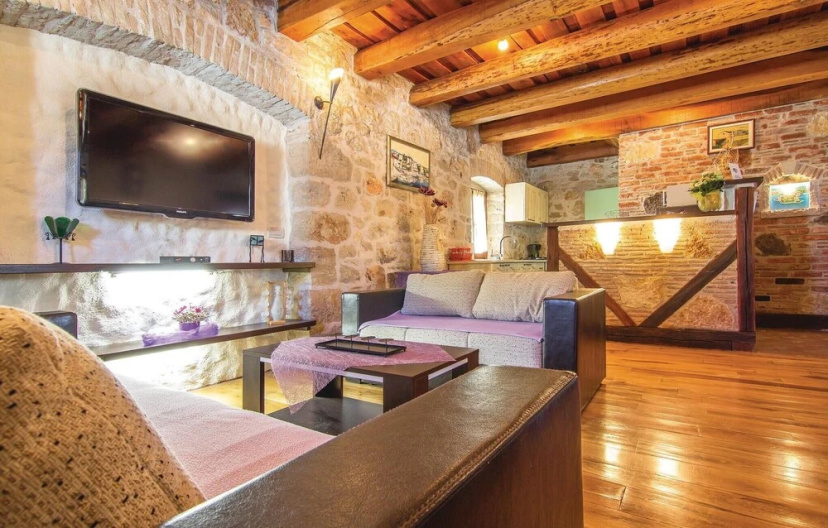 Amazing Home in Porec With Wifi and 2 Bedrooms - Hotel in Porec - Photo 1