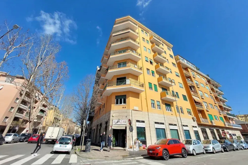 4bnb - Jacuzzi Trionfale Apartment — отель с удобным расположением в Риме