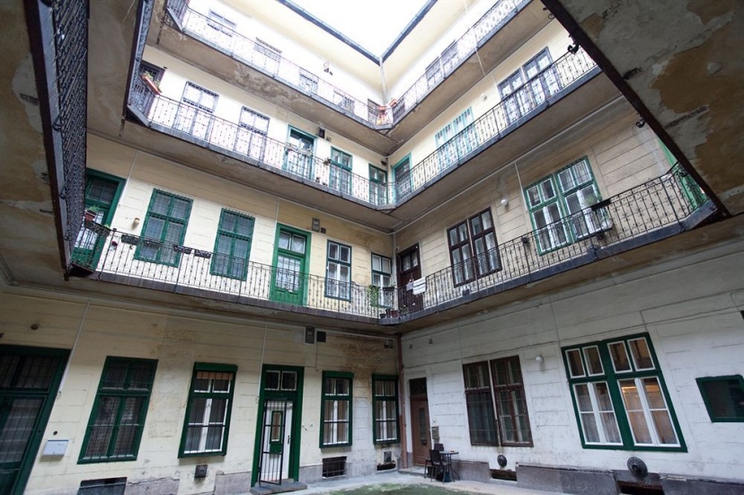 Budapest Easy Flats - Opera Apartments — отель с удобствами в Будапеште
