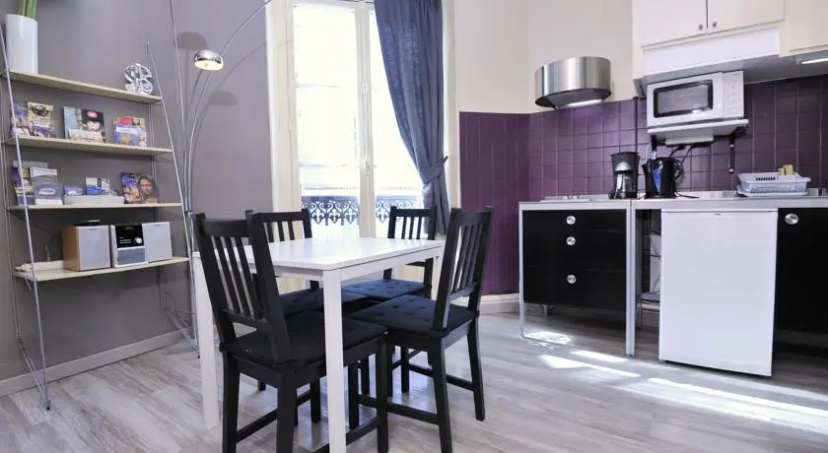 Цены на Studio cosy pour 2 personnes dans le Marais в Париже