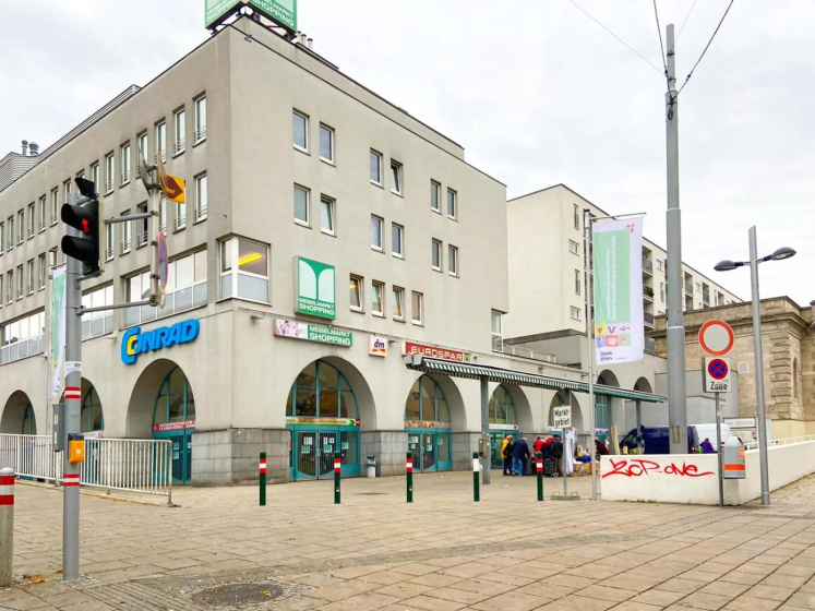 Bright Apartment Schönbrunn Palace — отель в вене, Австрия