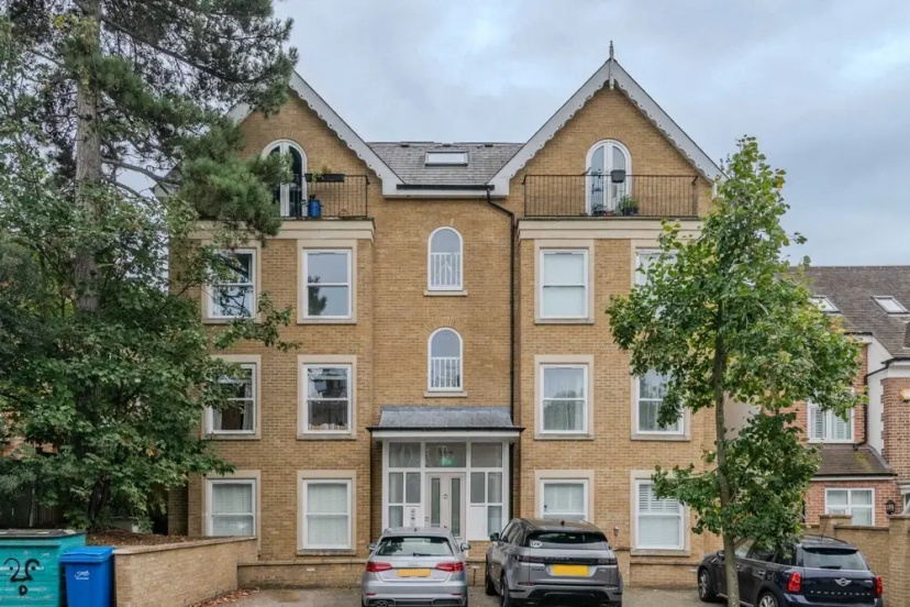 Beautiful 2 Bed, 2 Bath Abode In Dulwich — отель с удобствами в Лондоне