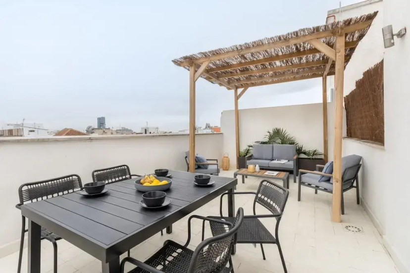 Perissa - 2 Bedrooms and Terrace in Trafalgar 2 — отель в Мадриде, Испания