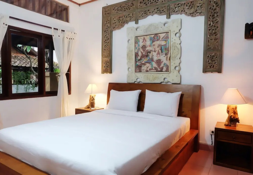 Katang-katang Guest House Bali — отель с удобствами в Денпасар