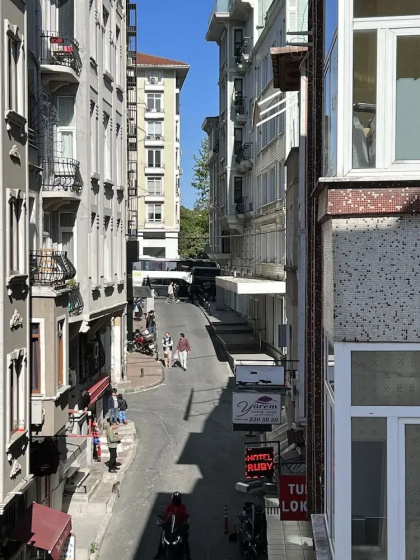 Taksim Flower Suit and Apartments — отель с удобствами в Стамбуле