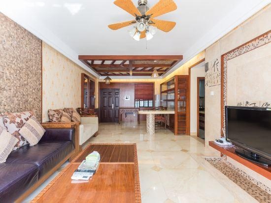 Jiuqi · Golden Phoenix Laoguojia Seaview Holiday Apartment — отель с удобным расположением в Санье