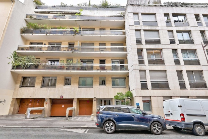 Charming Studio Apartment - Paris — забронировать отель в Париже
