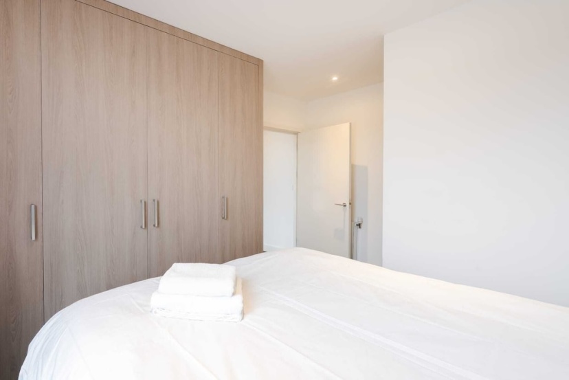 Beautiful 2-bed Apartment in London — забронировать отель в Лондоне