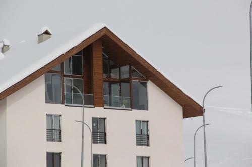 Gudauri Charm Chalet Apartment — отель с удобным расположением в Гудаури