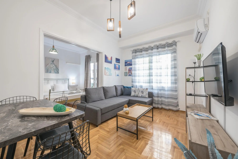 Athens Bright Suite by Cloudkeys — отель с удобствами в Афины