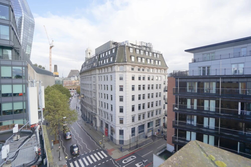 Lovely Balcony Apartment - Central London — забронировать отель в Лондоне