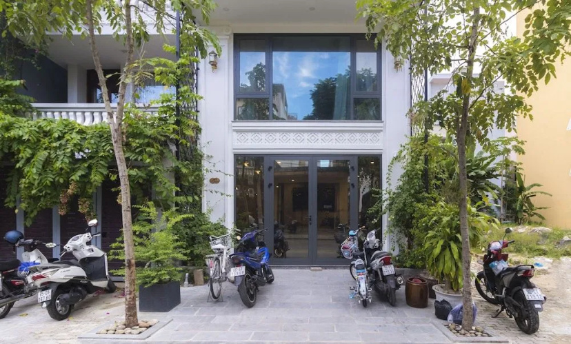 Christina's Da Nang Co-Living Apartments — отель с удобным расположением в Дананге