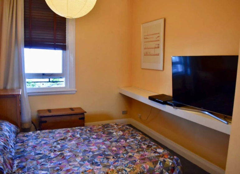 4 Bedroom Family Home With Stunning Harbour Views — забронировать отель в Сиднее