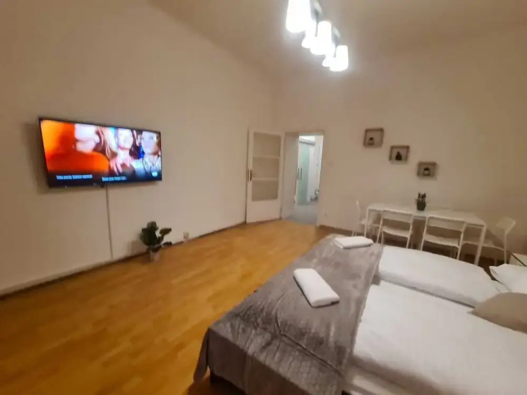 Цены на Modern 2BR Apt Near Wiener Stadthalle в вене